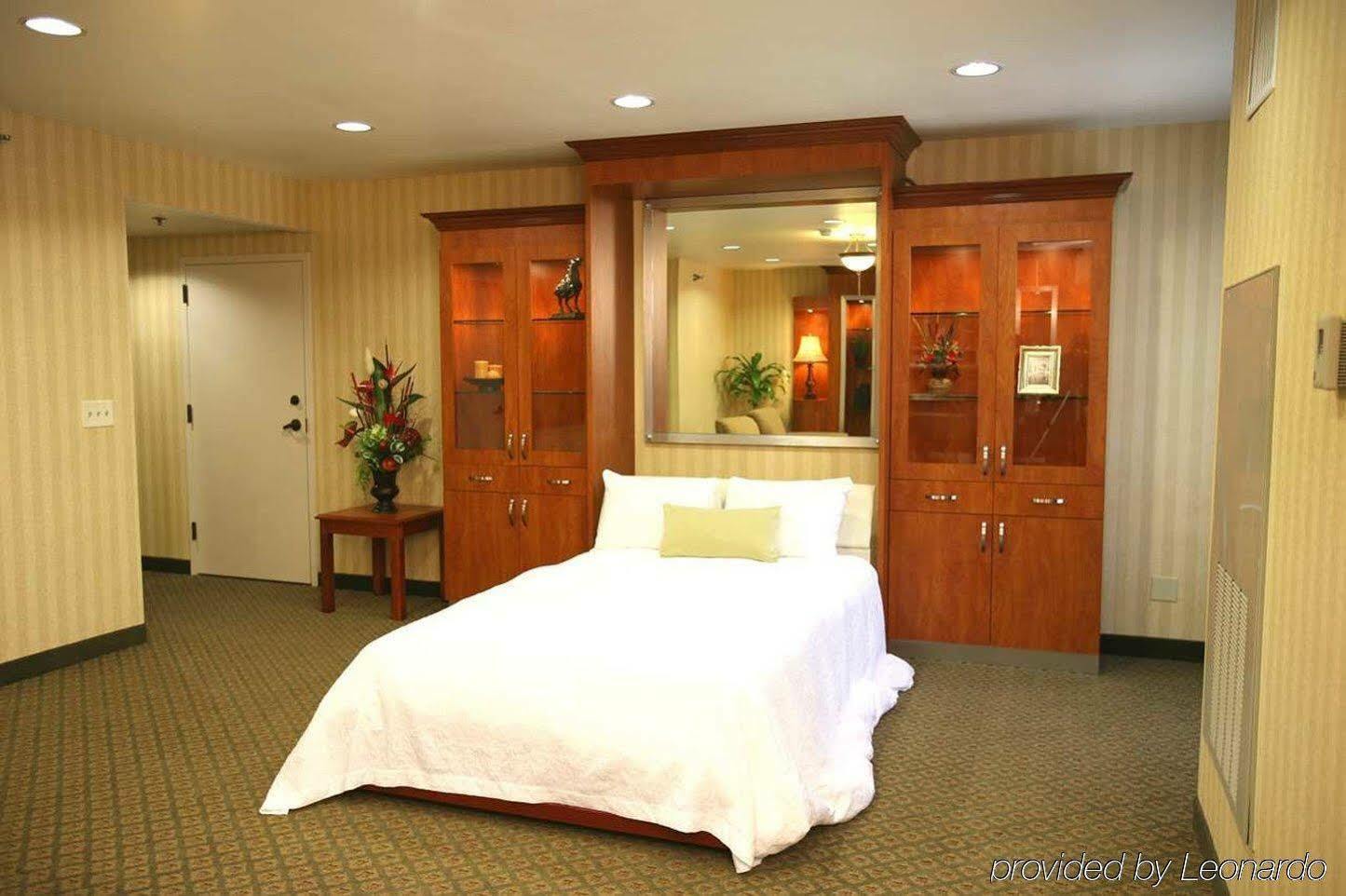 Hampton Inn Los Angeles/Аркадия Экстерьер фото